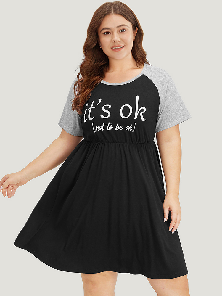 

Plus Size Supersoft Essentials Letter Print Raglan Sleeve Elastic Waist Dress Black Women Casual Plain Round Neck Short sleeve Curvy Knee Dress BloomChic