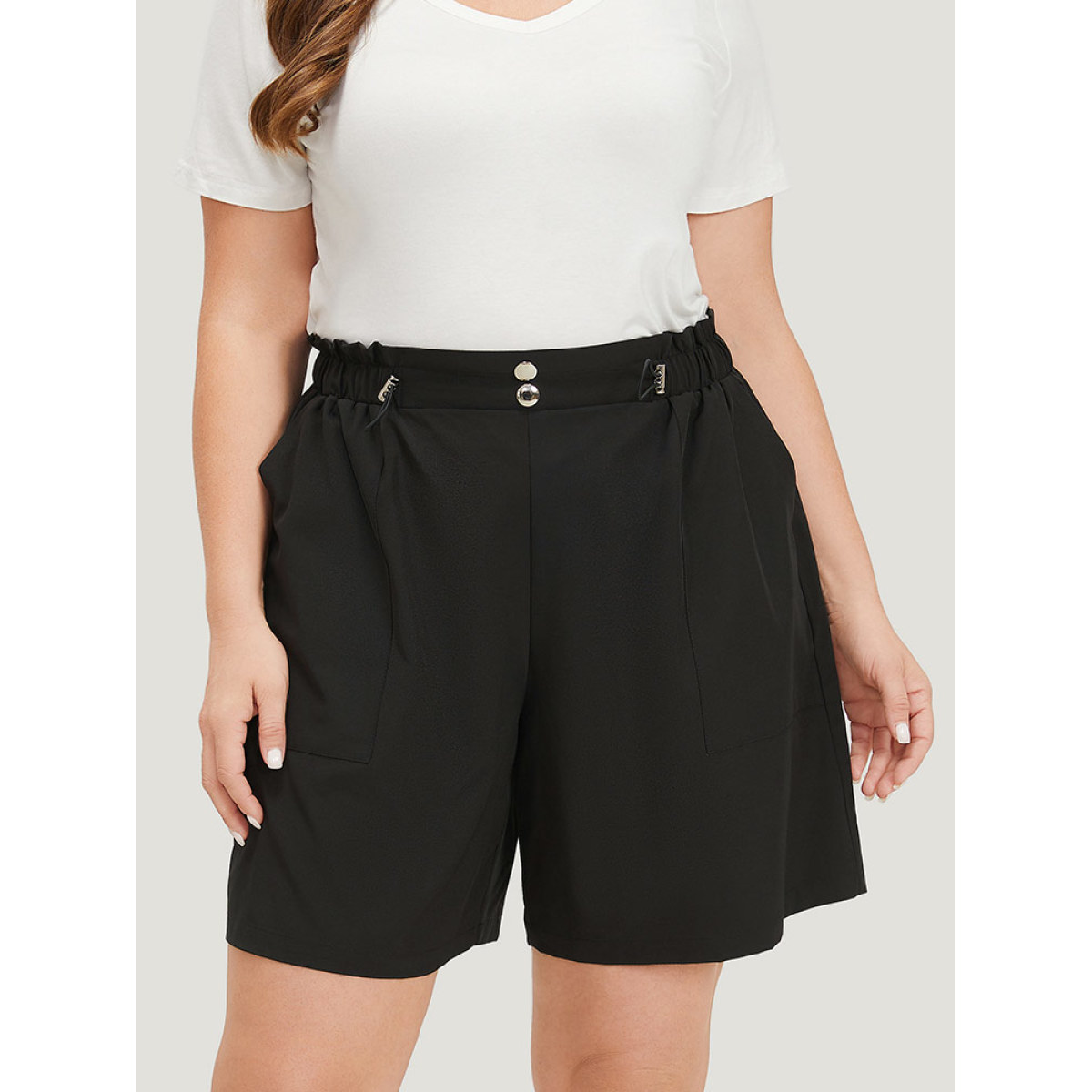 

Plus Size Plain Button Detail Drawstring Slant Pocket Shorts Women Black Casual Drawstring Dailywear Shorts BloomChic