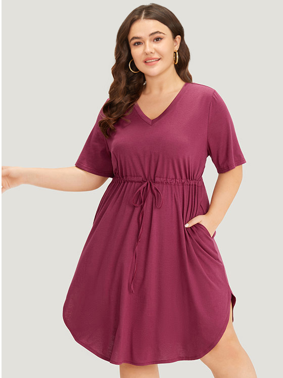 

Plus Size Supersoft Essentials Plain Pocket Curved Hem Drawstring V Neck Dress RedViolet Women Casual Plain V-neck Short sleeve Curvy Knee Dress BloomChic