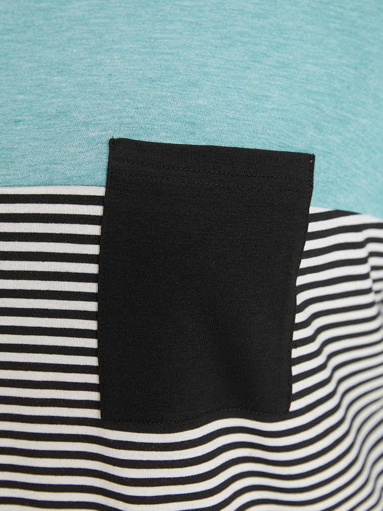 Plus Size Women Dailywear Striped Pocket Regular Sleeve Long Sleeve Round Neck Casual T-shirts BloomChic 
