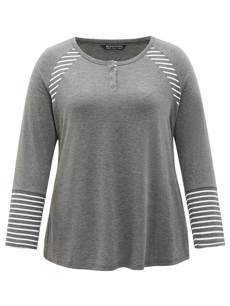 Plus Size Women Dailywear Striped Contrast Regular Sleeve Long Sleeve Round Neck Casual T-shirts BloomChic 