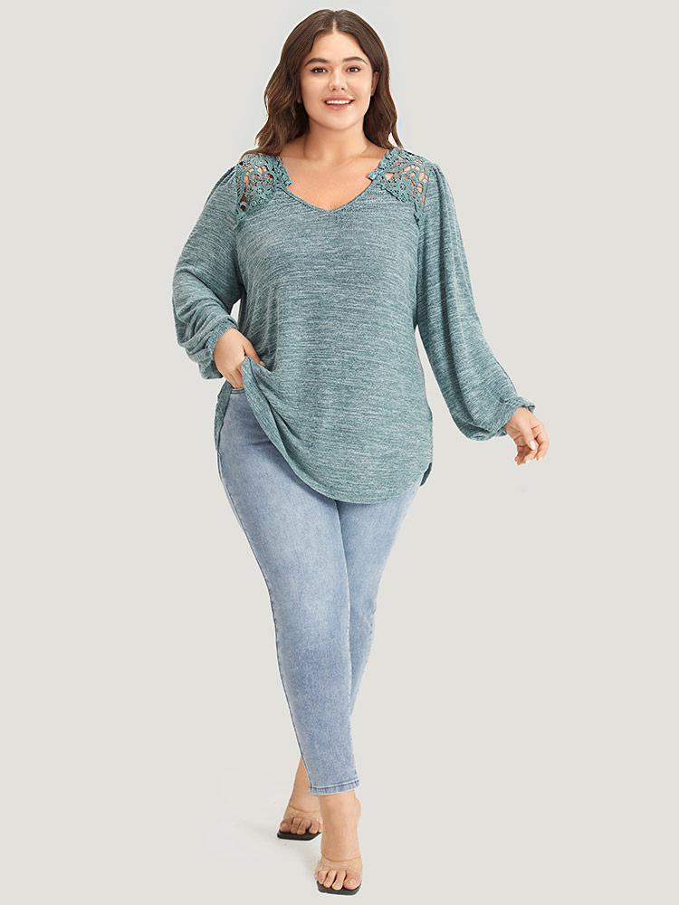 Plus Size Women Dailywear Silhouette Floral Print Elastic cuffs Regular Lantern Sleeve Long Sleeve V-neck Elegant Sweatshirts BloomChic 
