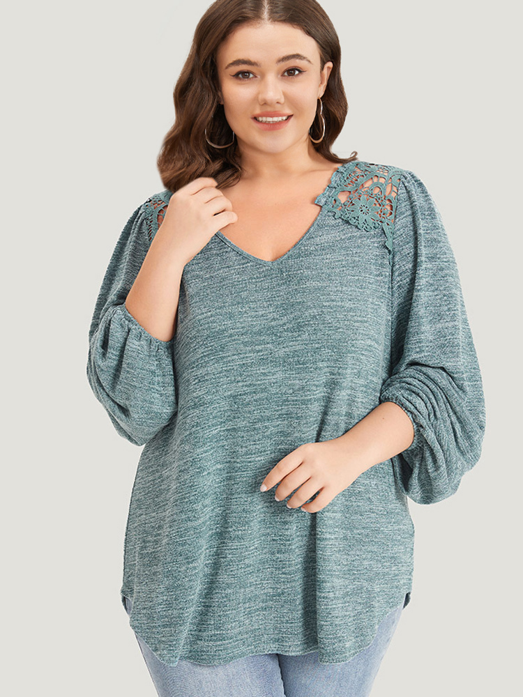 Plus Size Women Dailywear Silhouette Floral Print Elastic cuffs Regular Lantern Sleeve Long Sleeve V-neck Elegant Sweatshirts BloomChic 