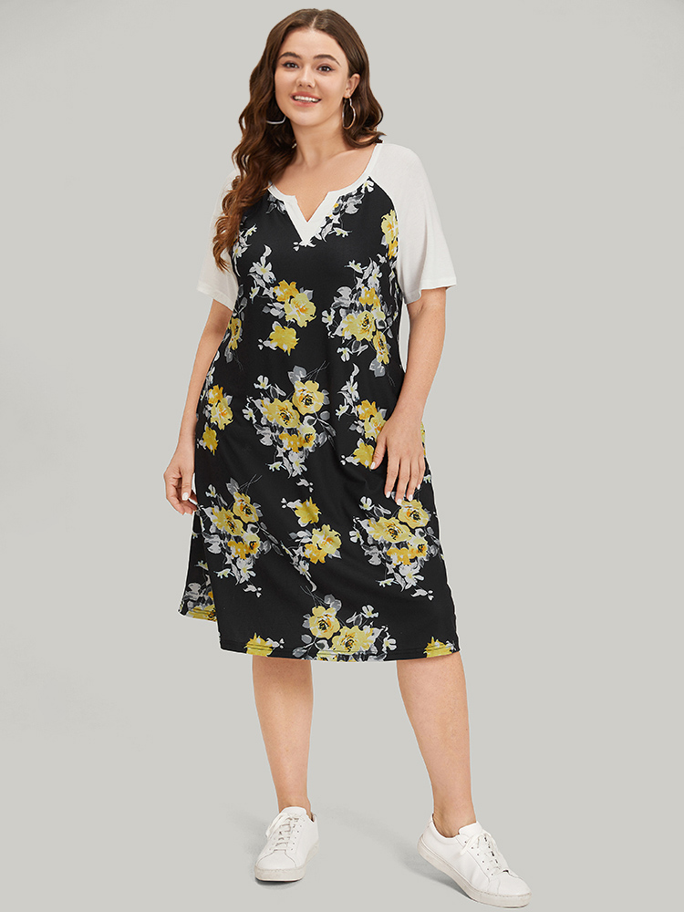 

Plus Size Supersoft Essentials Floral Print Notched Pocket Raglan Sleeve Dress Black Women Printed Notched collar Short sleeve Curvy Midi Dress BloomChic