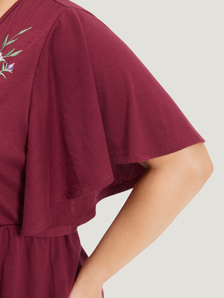 

Plus Size Floral Embroidered V Neck Gathered Ruffle Sleeve T-shirt Burgundy Women Elegant Embroidered Plants V-neck Dailywear T-shirts BloomChic