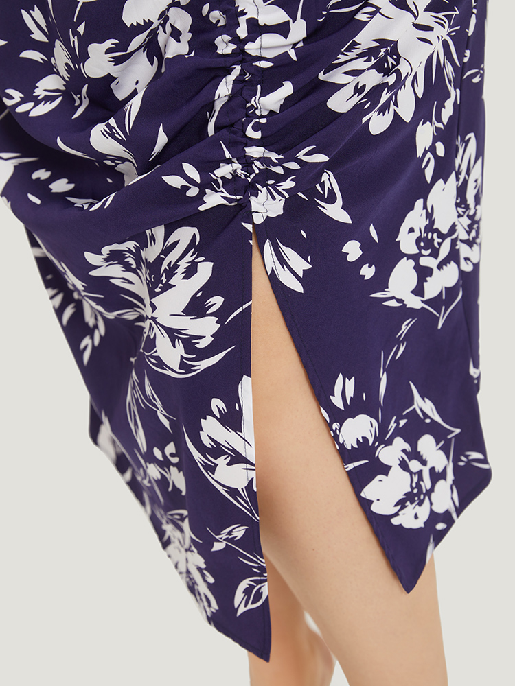 Plus Size Women Dailywear Floral Slit Regular Sleeve Short sleeve V-neck Pocket Elegant Dresses BloomChic 