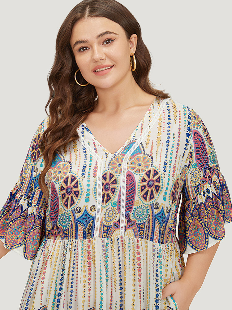 

Plus Size Boho Print Gathered Lace Pocket Flutter Bell Sleeve Dress Multicolor Women Gathered V-neck Half Sleeve Curvy Knee Dress BloomChic