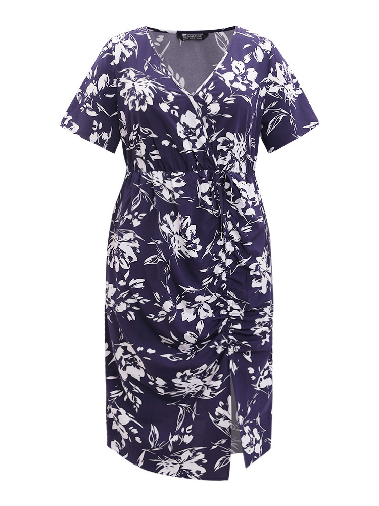 Plus Size Women Dailywear Floral Slit Regular Sleeve Short sleeve V-neck Pocket Elegant Dresses BloomChic 