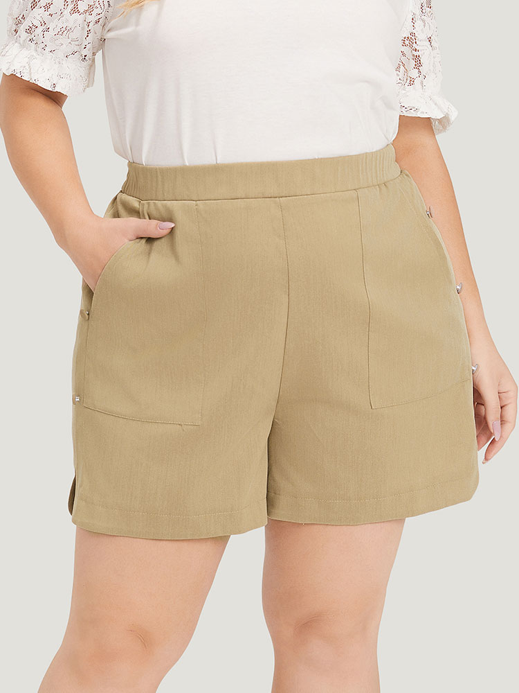 

Plus Size Plain Slant Pocket Curved Hem Button Detail Shorts Women LightBrown Elegant Plain Dailywear Shorts BloomChic