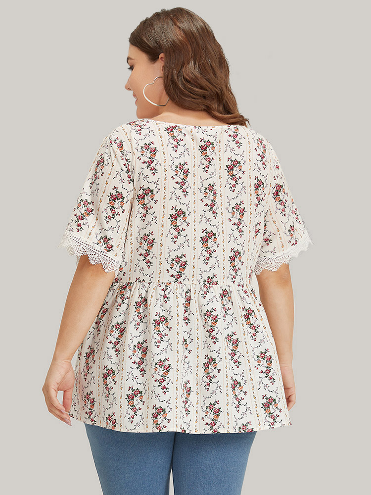 Plus Size White Ditsy Floral Lace Panel Elastic Waist Blouse Women Elegant Short sleeve Round Neck Dailywear Blouses BloomChic 22-24/3X 