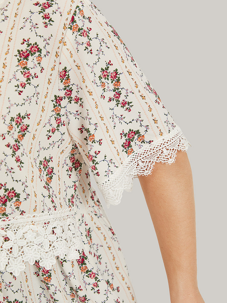 Plus Size White Ditsy Floral Lace Panel Elastic Waist Blouse Women Elegant Short sleeve Round Neck Dailywear Blouses BloomChic 22-24/3X 
