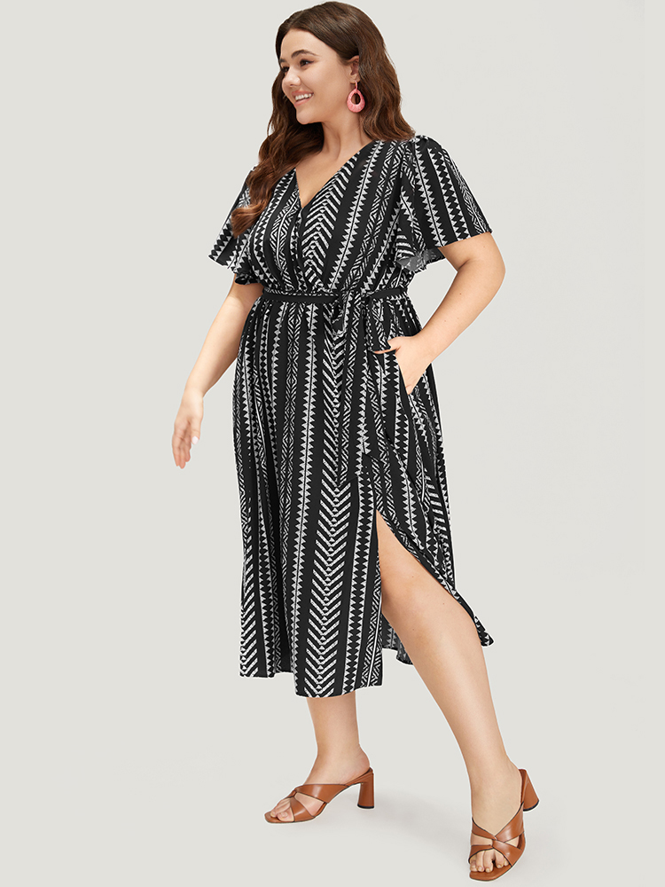 

Plus Size Geometric Print Flutter Sleeve Pocket Wrap Belt Split Dress Black Women Vacation Wrap V-neck Sleeveless Curvy Midi Dress BloomChic