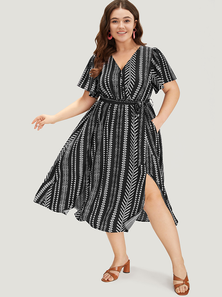 BloomChic Women's Plus Size Geometric Print Flutter Sleeve Pocket Wrap Belt Split Dress Black Dailywear Wrap / Overlap 30/6X
