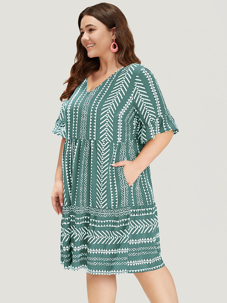 

Plus Size Striped Geo Patchwork Pocket Bell Sleeve Dress Mint Women Vacation Patchwork V-neck Short sleeve Curvy Knee Dress BloomChic