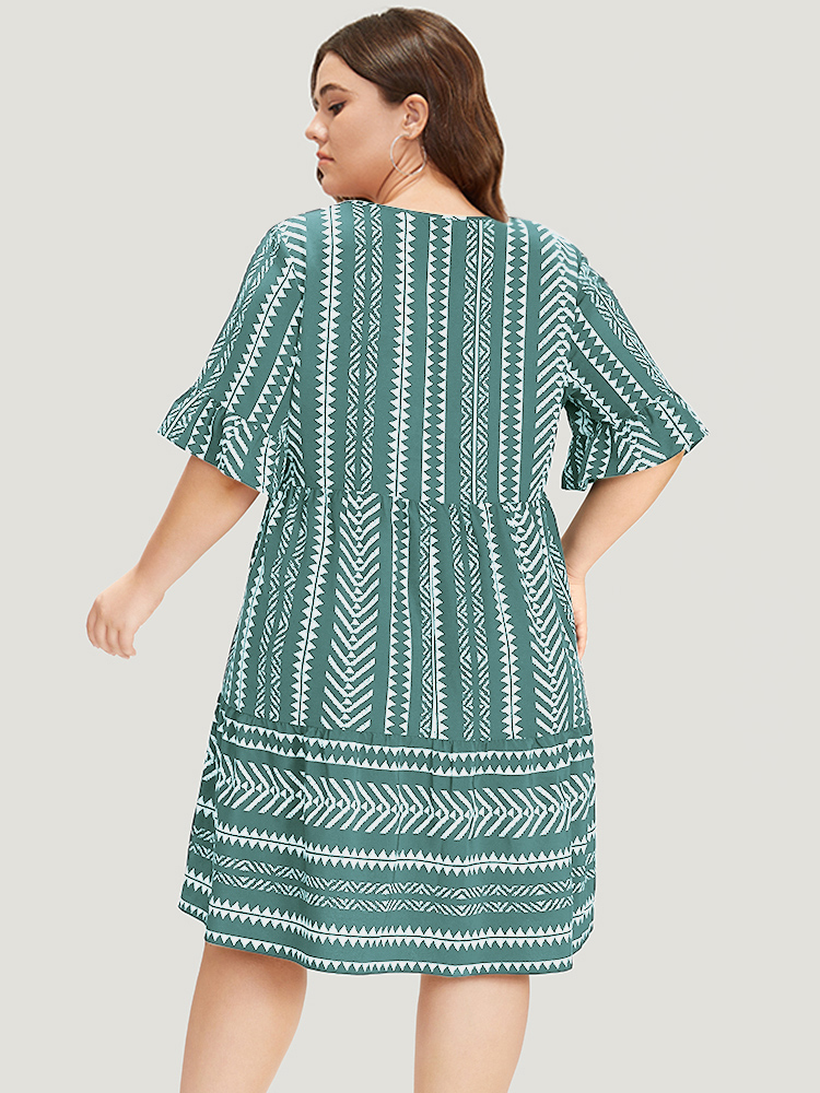Plus Size Striped Geo Patchwork Pocket Bell Sleeve Dress Mint Women Vacation Patchwork V-neck Short sleeve Curvy Knee Dress BloomChic 14-16/1X 