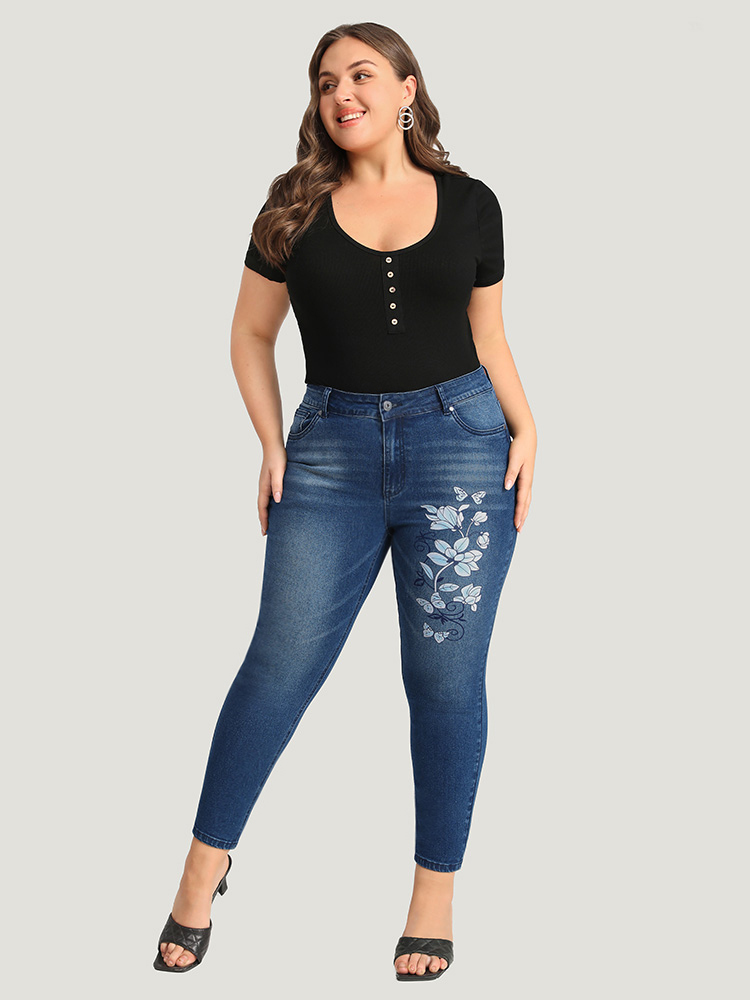 Plus Size Floral Print Very Stretchy Dark Wash Jeans Women Blue Elegant Floral Printed High stretch Pocket Jeans BloomChic 14/1X 