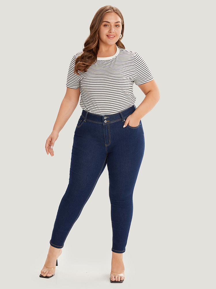 

Plus Size Plain Stitch Patched Pocket Jeans Women DarkBlue Casual Plain Plain High stretch Pocket Jeans BloomChic