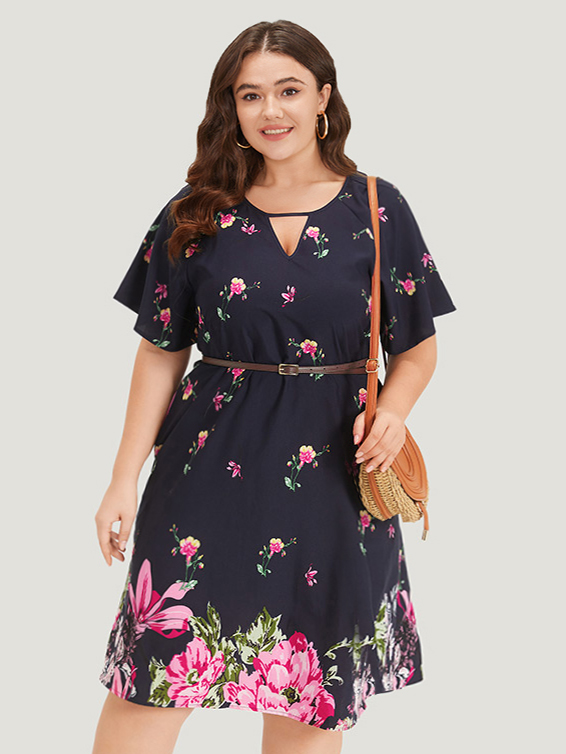 

Plus Size Floral Print Keyhole Raglan Sleeve Ruffle Dress DarkBlue Women Casual Printed Keyhole Cut-Out Short sleeve Curvy Midi Dress BloomChic