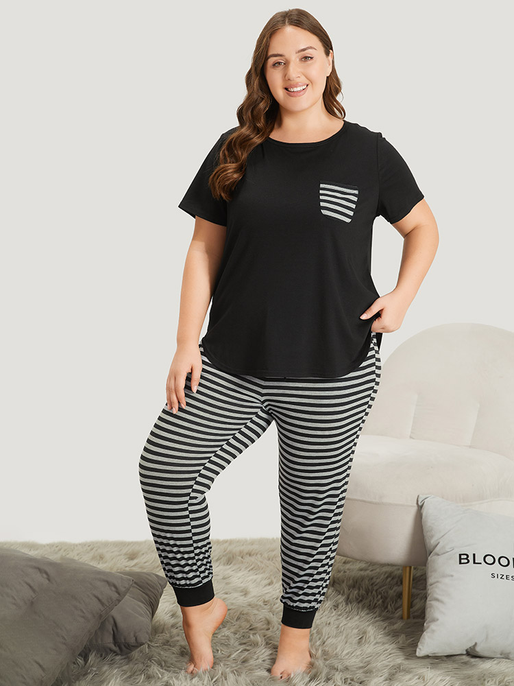 

Plus Size Striped Patchwork Patched Pocket Arc Hem Sleep Top Black Striped Short sleeve Round Neck Dailywear Casual  Bloomchic