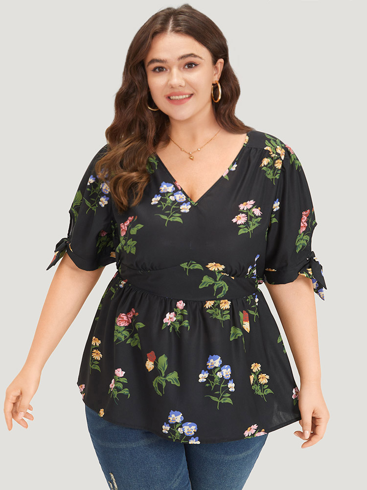 

Plus Size Black Floral Print Knot Gathered Elastic Waist Blouse Women Elegant Short sleeve V-neck Dailywear Blouses BloomChic