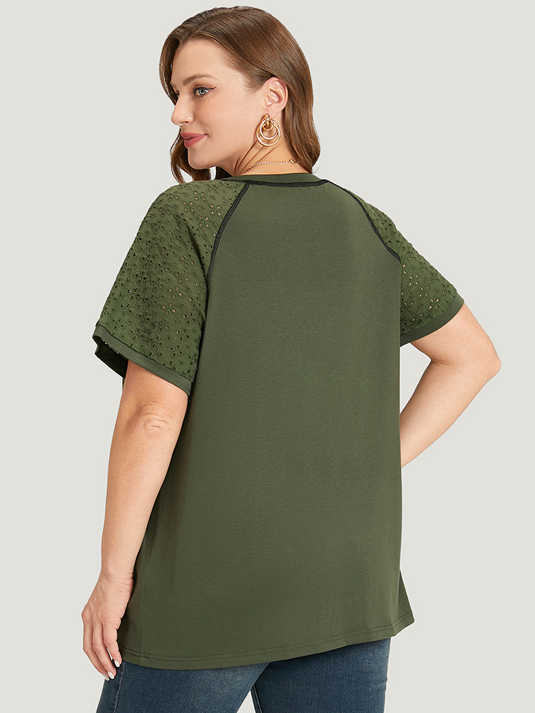 

Plus Size Plain Patchwork Broderie Anglaise Raglan Sleeve T-shirt ArmyGreen Women Elegant Plain Plain Round Neck Dailywear T-shirts BloomChic