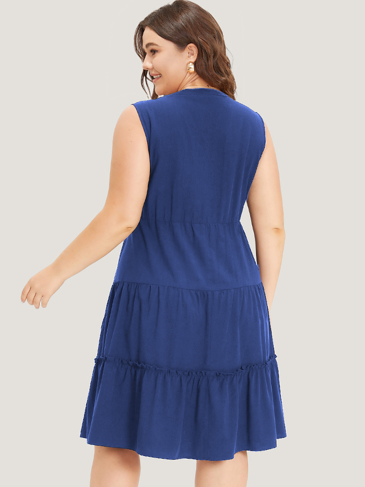 

Plus Size Supersoft Essentials Notched Ruffle Layered Hem Sleeveless Dress Blue Women Elegant Gathered V-neck Sleeveless Curvy Midi Dress BloomChic