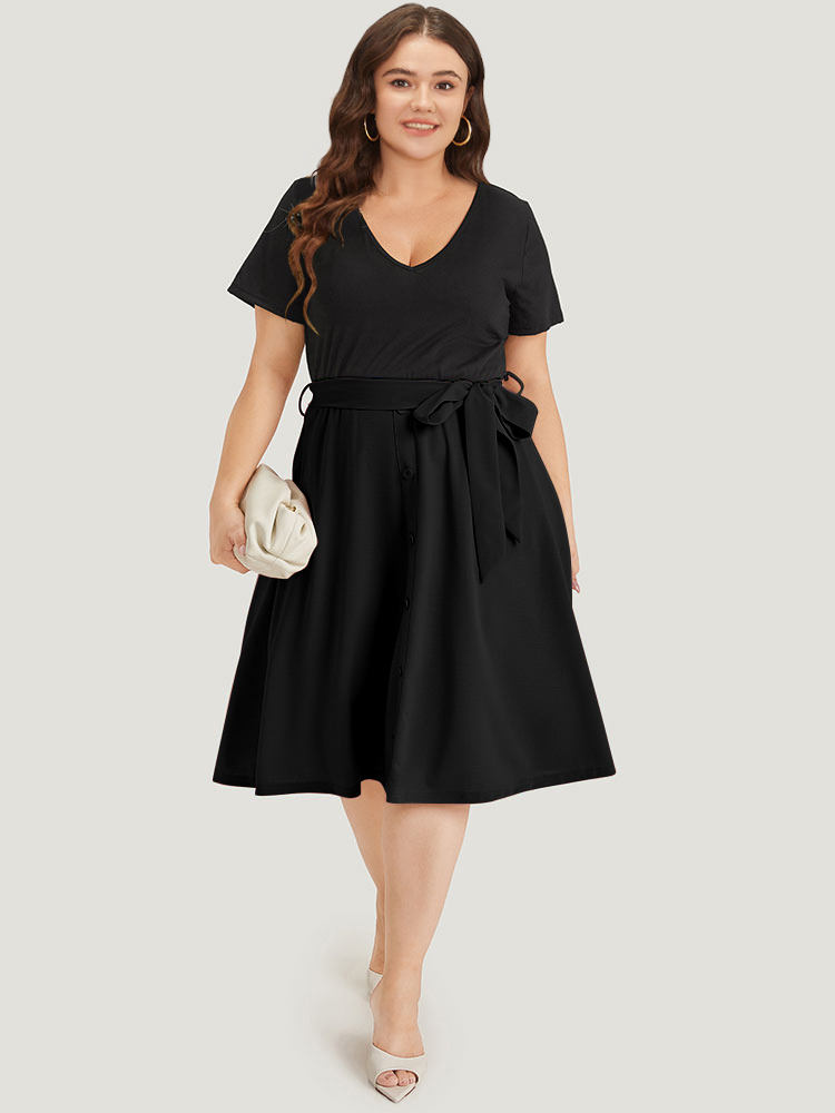 

Plus Size Supersoft Essentials Two Tone Pocket Patchwork Belted Dress Black Women Office Plain V-neck Short sleeve Curvy Midi Dress BloomChic