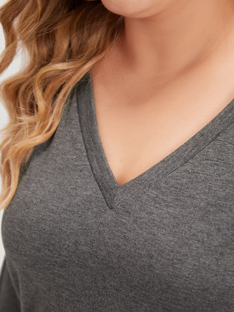 Plus Size Women Dailywear Plain Cut-Out Regular Sleeve Long Sleeve V-neck Casual T-shirts BloomChic 