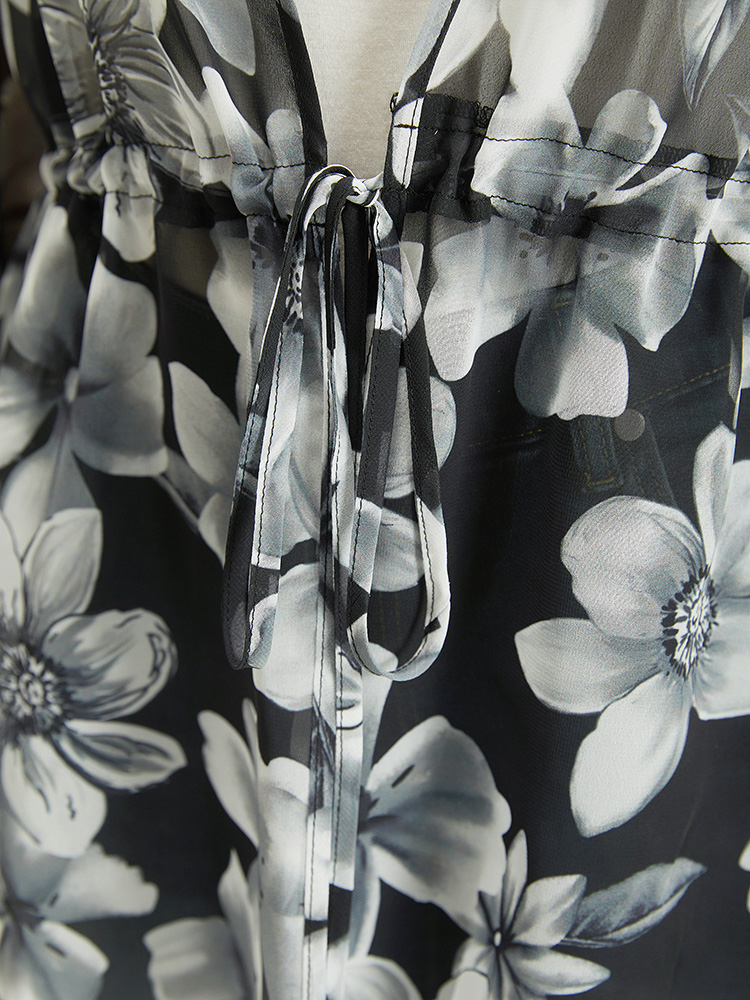

Plus Size Floral Print Ties Front Crochet Lace Kimono Women Black Casual Cross straps Loose Dailywear Kimonos BloomChic