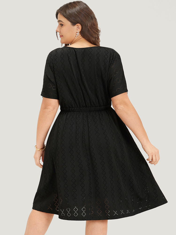 

Plus Size Plain Geo Eyelet Batwing Sleeve Elastic Waist Dress Black Women Casual Texture Round Neck Short sleeve Curvy Midi Dress BloomChic