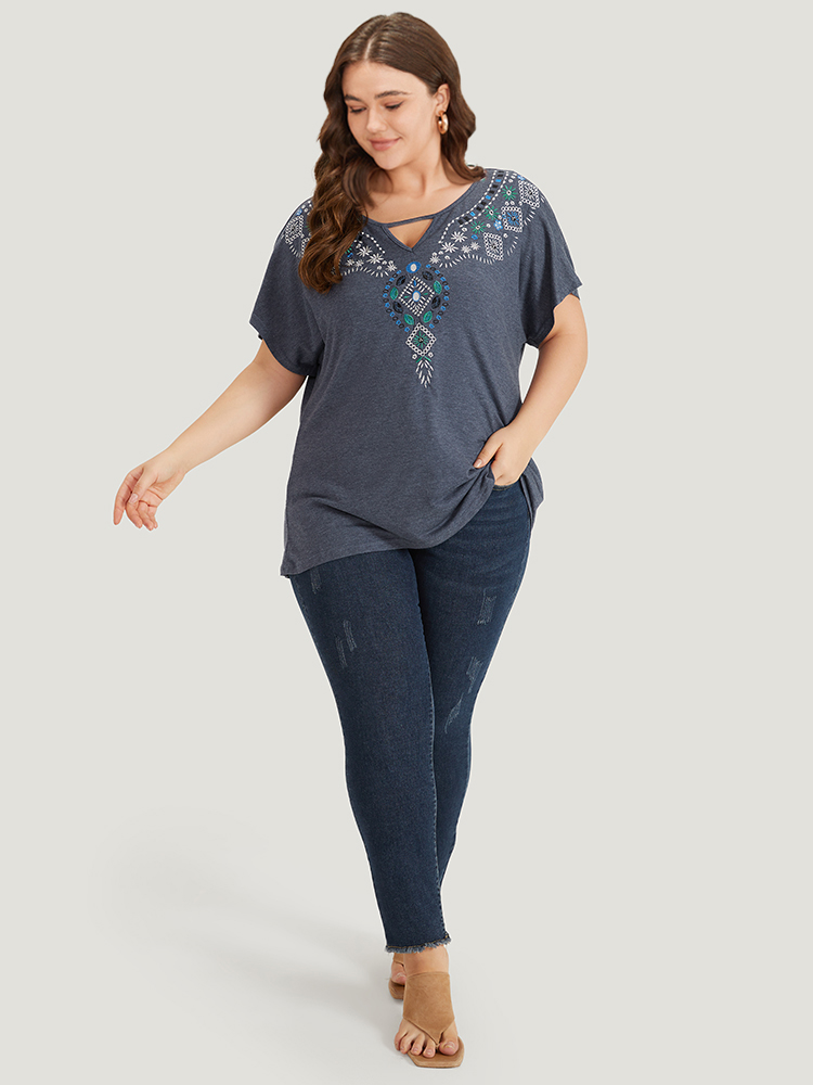 Plus Size Floral Embroidered Keyhole Dolman Sleeve T-shirt Blue Women Elegant Cut-Out Bohemian Print Keyhole Cut-Out Dailywear T-shirts BloomChic 30/6X 