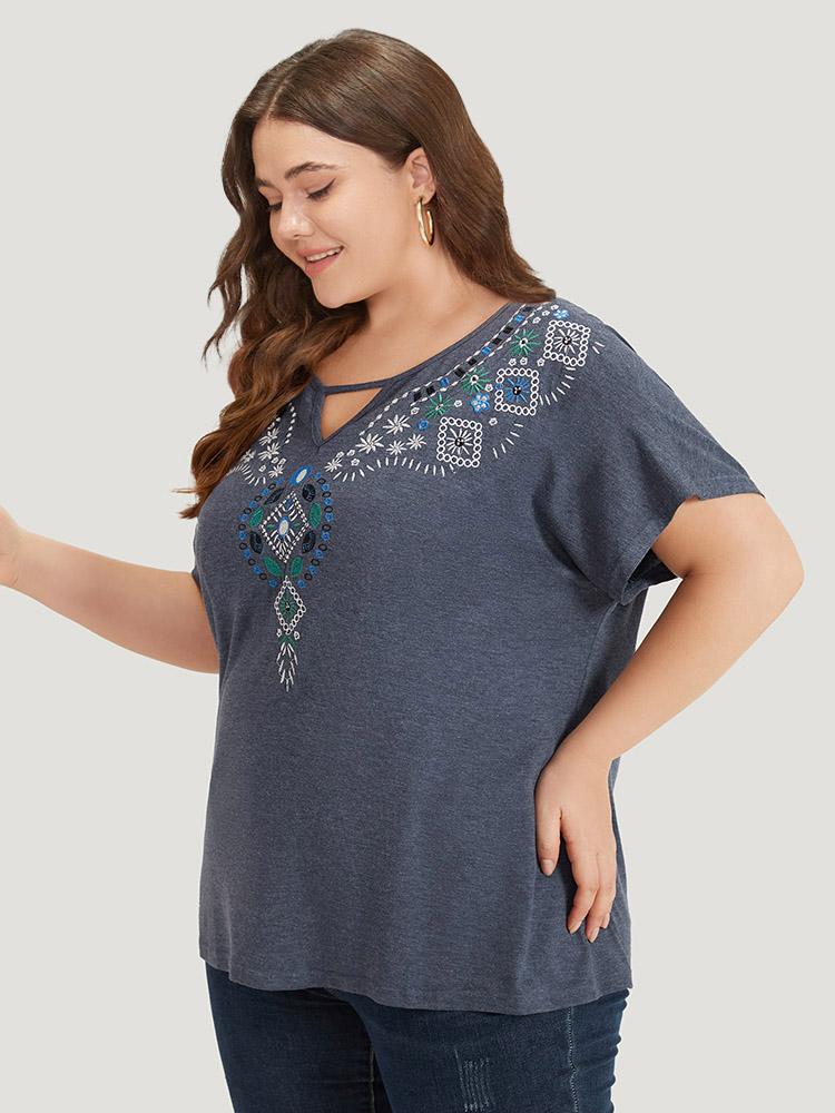 

Plus Size Floral Embroidered Keyhole Dolman Sleeve T-shirt Blue Women Elegant Cut-Out Bohemian Print Keyhole Cut-Out Dailywear T-shirts BloomChic