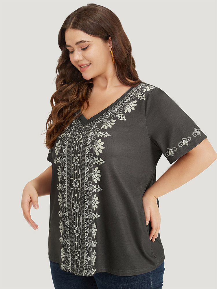 Plus Size Women Dailywear Bohemian Print Printed Regular Sleeve Short sleeve V-neck Casual T-shirts BloomChic 