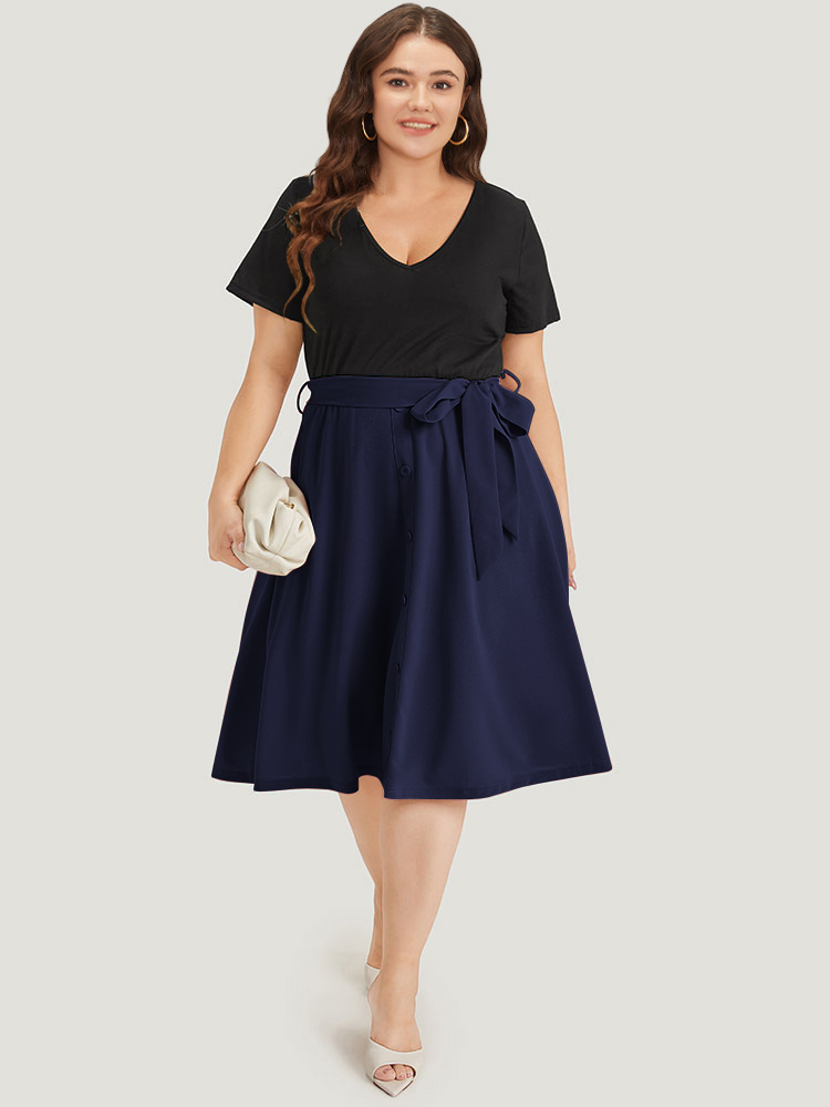 

Plus Size Supersoft Essentials Two Tone Pocket Patchwork Belted Dress Navy Women Office Plain V-neck Short sleeve Curvy Midi Dress BloomChic