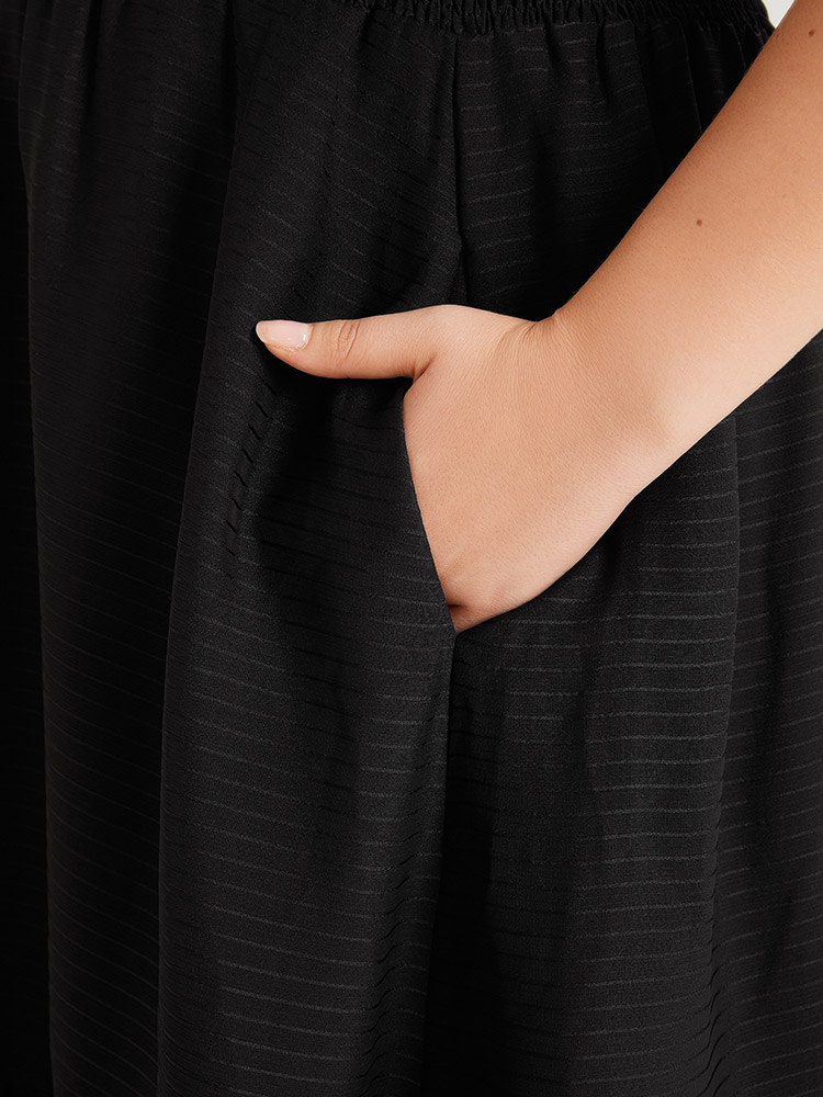 

Plus Size Plain Shirred V Neck Pocket Drawstring Sleeveless Dress Black Women Elegant Texture V-neck Sleeveless Curvy Midi Dress BloomChic