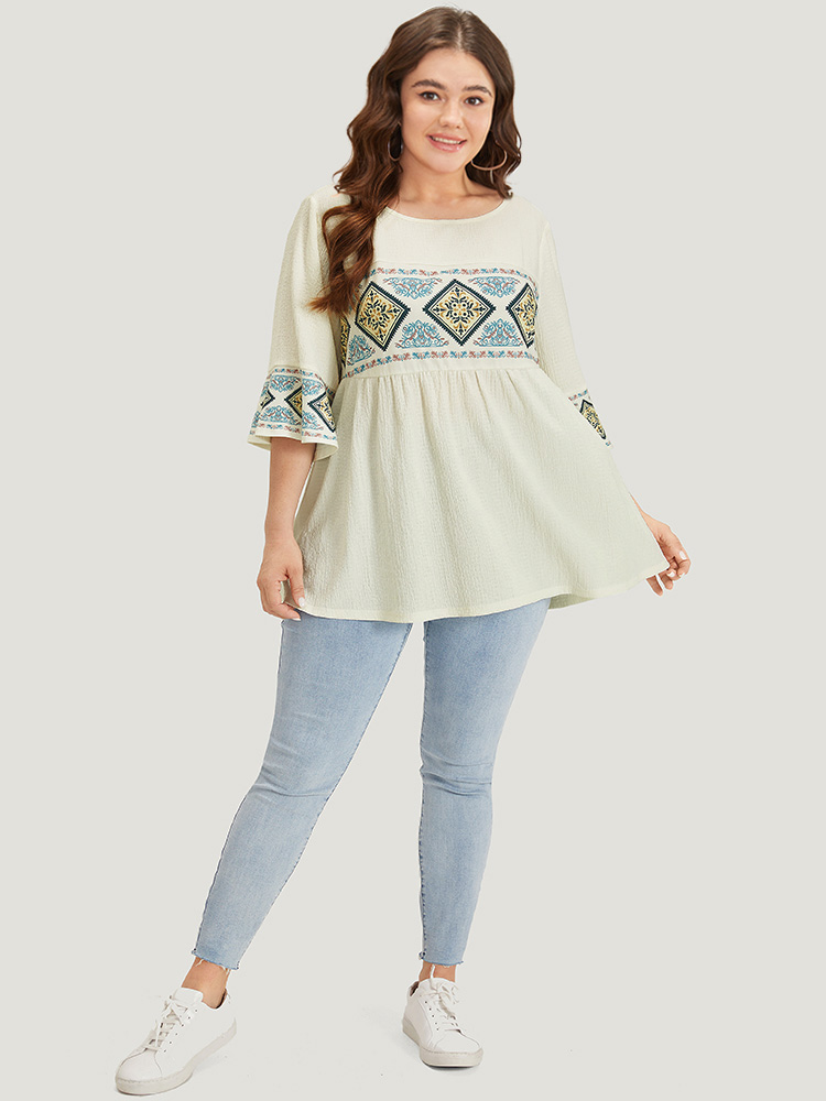 

Plus Size Bandana Print Patchwork Bell Sleeve T-shirt Ivory Round Neck Half Sleeve Casual Jersey Tops