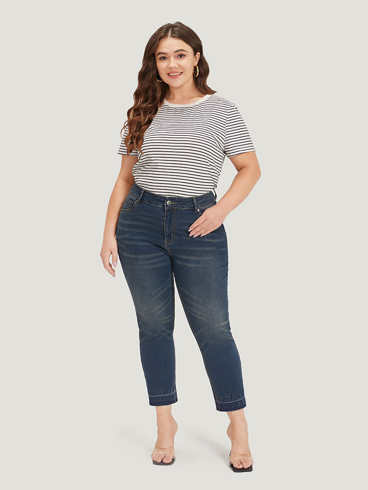 

Plus Size Solid Straight Cutoff Pocket Dark Wash Jeans Women Indigo Casual Plain Plain High stretch Pocket Jeans BloomChic