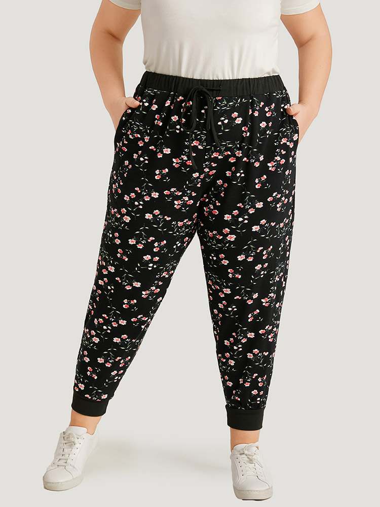 

Ditsy Floral High Rise Pocket Elastic Waist Sweatpants Black Plus Size Women Casual Everyday Patchwork  Bloomchic