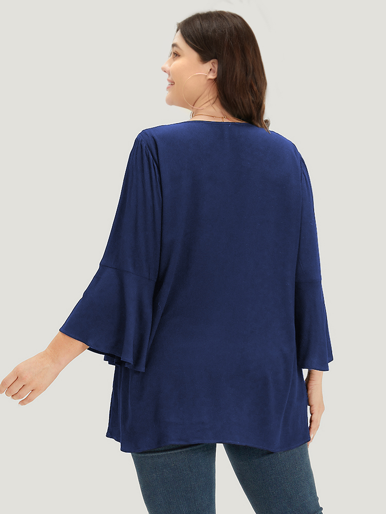 

Plus Size Indigo Plain Crochet Lace Button Detail Bell Sleeve Blouse Women Elegant Elbow-length sleeve V-neck Dailywear Blouses BloomChic