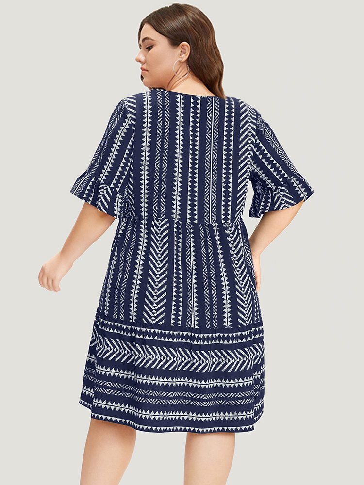 Plus Size Striped Geo Patchwork Pocket Bell Sleeve Dress DarkBlue Women Vacation Patchwork V-neck Short sleeve Curvy Knee Dress BloomChic 22-24/3X 