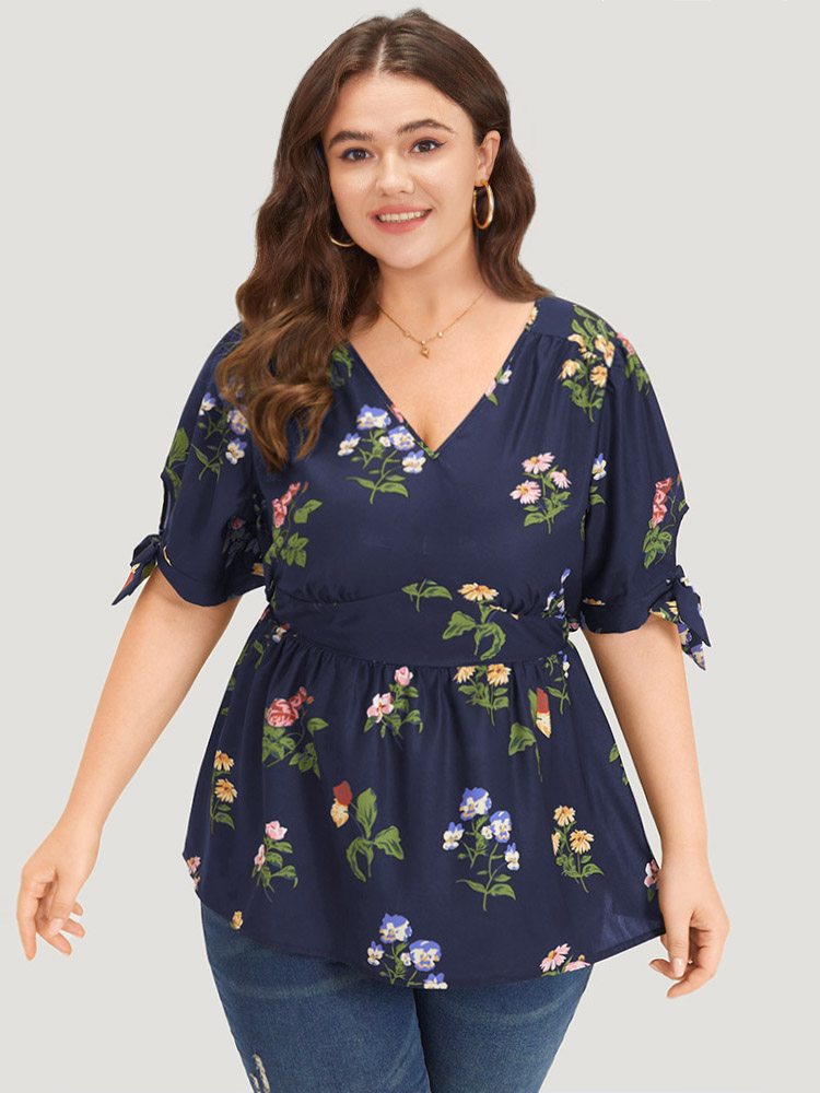 

Plus Size Indigo Floral Print Knot Gathered Elastic Waist Blouse Women Elegant Short sleeve V-neck Dailywear Blouses BloomChic