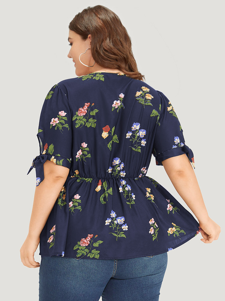 

Plus Size Indigo Floral Print Knot Gathered Elastic Waist Blouse Women Elegant Short sleeve V-neck Dailywear Blouses BloomChic