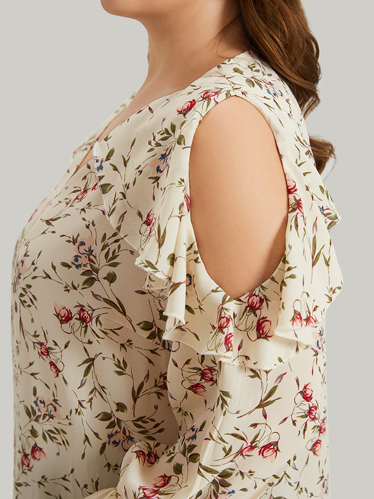 Plus Size Women Dailywear Ditsy Floral Cut-Out Ruffle Sleeve Long Sleeve V-neck Elegant Blouses BloomChic 