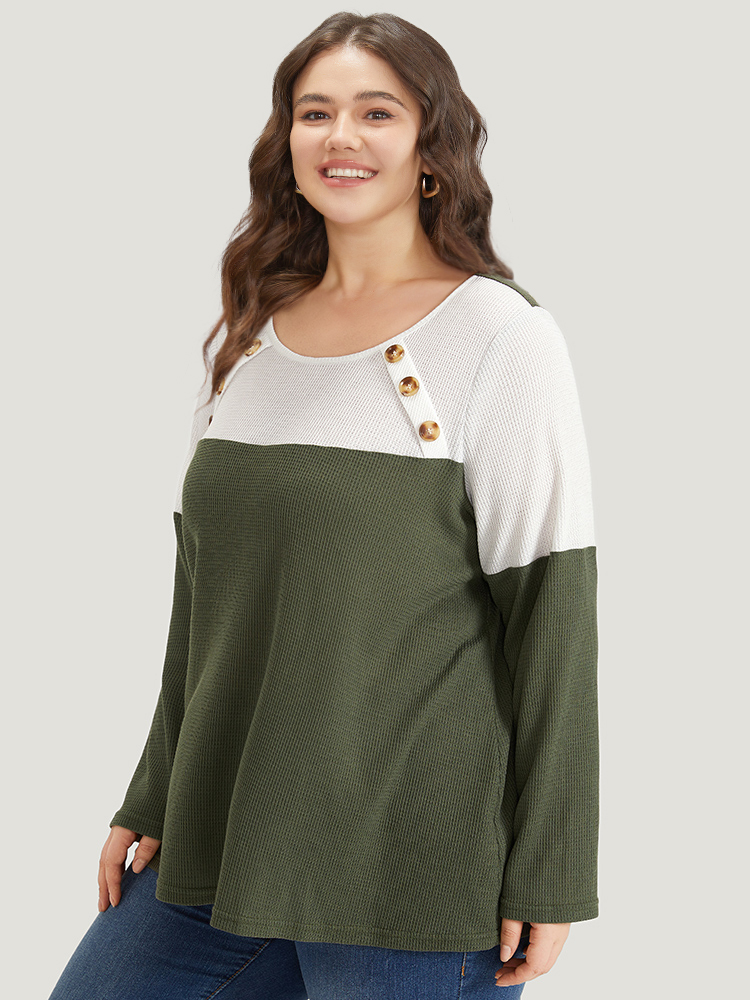 Plus Size Colorblock Contrast Button Detail Crew Neck T-shirt ArmyGreen Women Casual Contrast Plain Round Neck Dailywear T-shirts BloomChic 26/4X 