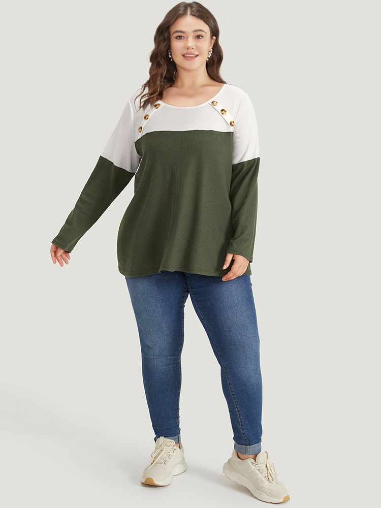 Plus Size Colorblock Contrast Button Detail Crew Neck T-shirt ArmyGreen Women Casual Contrast Plain Round Neck Dailywear T-shirts BloomChic 26/4X 