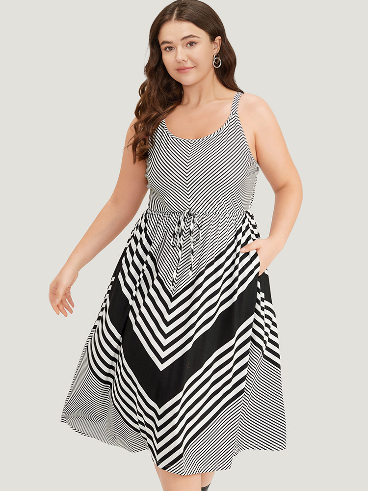 

Plus Size Striped Patchwork Pocket Ties Flutter Hem Cami Dress Black Women Casual Adjustable Straps Spaghetti Strap Sleeveless Curvy Midi Dress BloomChic