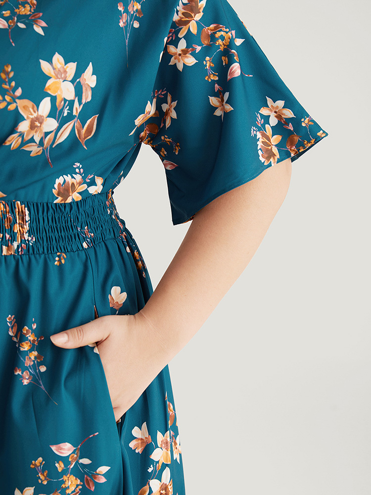 

Plus Size Floral Print Shirred Pocket V Neck Pleated Dress Teal Women Office Printed V-neck Short sleeve Curvy Midi Dress BloomChic