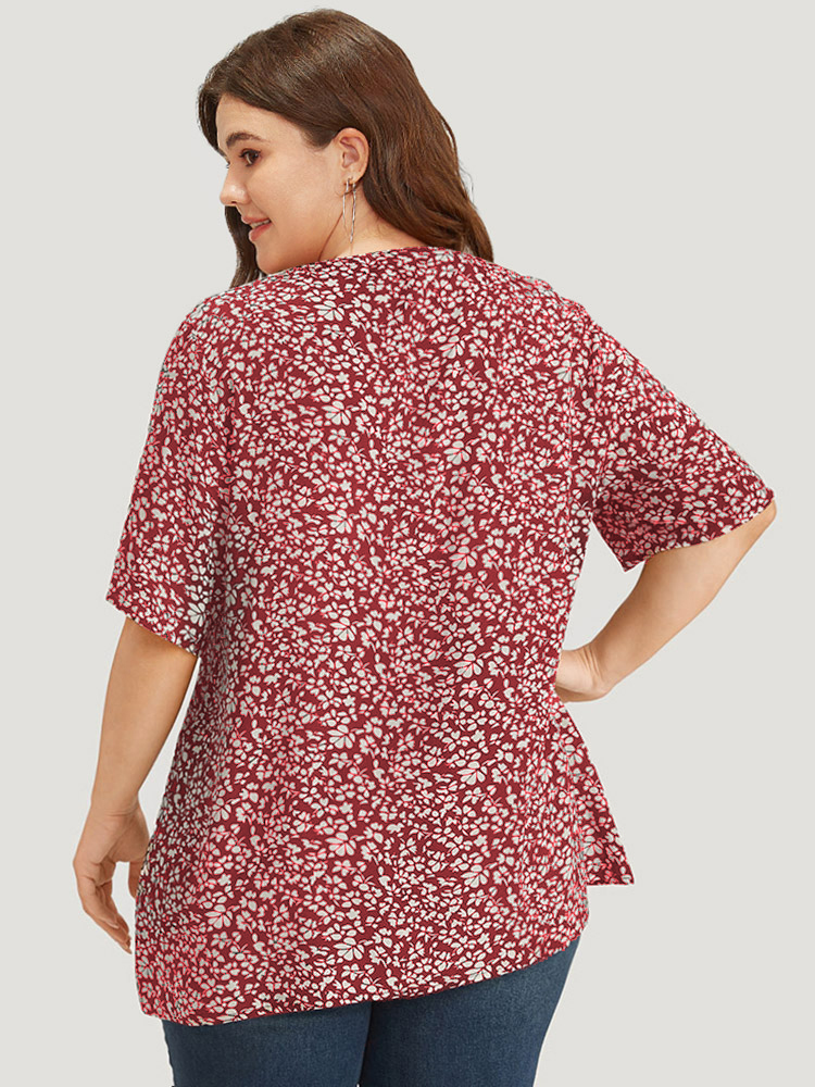 

Plus Size Red Ditsy Floral Twist Front Cut Out Blouse Women Elegant Short sleeve Round Neck Dailywear Blouses BloomChic