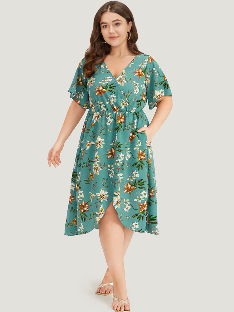 

Plus Size Floral Print :Pocket Ruffles Pocket Wrap Hem Dress Emerald Women Elegant Printed V-neck Short sleeve Curvy Midi Dress BloomChic