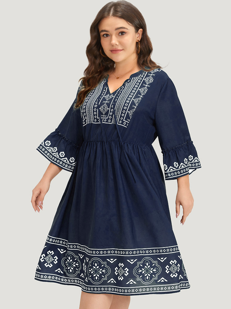 

Plus Size Bandana Print Knot Neck Frill Trim Bell Sleeve Dress DarkBlue Women Vacation Cross straps Notched collar Half Sleeve Curvy Midi Dress BloomChic